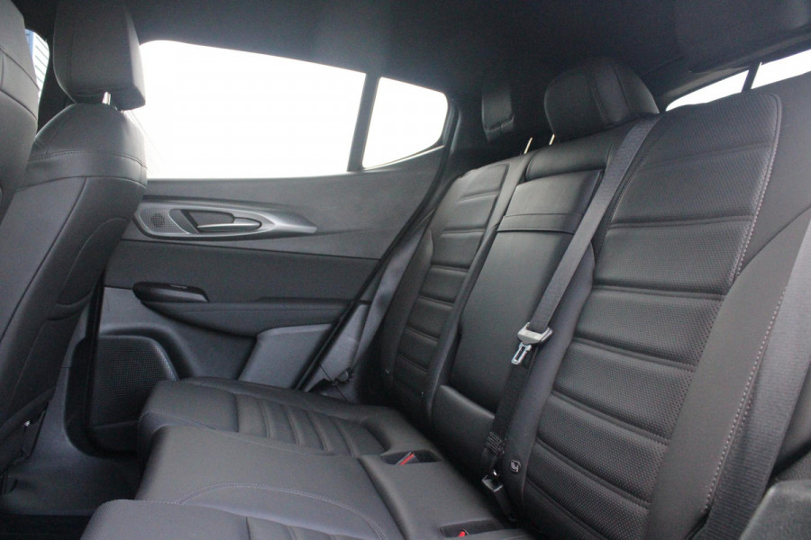 Alfa Romeo Tonale 1.5T Hybrid 160PK VELOCE | AFNEEMBARE TREKHAAK | PREMIUM PACK: LEDEREN BEKLEDING/GEVENTILEERDE VOORSTOELEN/4-VOUDIG ELEKTRISCH VERSTELBARE LENDESTEUN VOORSTOELEN/ELEKTRISCH BEDIENBARE VOORSTOELEN/GEHEUGEN OP DE BESTUUDERSSTOEL/HOOGGLANS ZWARTE RAAMOMLIJSTING/AMBIENT LIGHTING | TECHNOLOGY PACK: PARKEERWAARSCHUWING VOOR EN ACHTER/360° CAMERA/AUTOMATISCH INPARKEREN/ AUTONOMOUS DRIVING LEVEL 2: ADAPTIVE CRUISE CONTROL/LANE CENTERING ASSIST/TRAFFIC JAM ASSIST DODEHOEK DETECTIE AUTOMATISCH DIMMENDE BUITENSPIEGELS ELEKTRISCH BEDIENBARE ACHTERKLEP | WINTERPACK: STOELVERWARMING