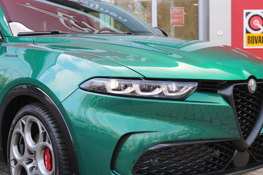 Alfa Romeo Tonale 1.5T Hybrid 160PK VELOCE | AFNEEMBARE TREKHAAK | PREMIUM PACK: LEDEREN BEKLEDING/GEVENTILEERDE VOORSTOELEN/4-VOUDIG ELEKTRISCH VERSTELBARE LENDESTEUN VOORSTOELEN/ELEKTRISCH BEDIENBARE VOORSTOELEN/GEHEUGEN OP DE BESTUUDERSSTOEL/HOOGGLANS ZWARTE RAAMOMLIJSTING/AMBIENT LIGHTING | TECHNOLOGY PACK: PARKEERWAARSCHUWING VOOR EN ACHTER/360° CAMERA/AUTOMATISCH INPARKEREN/ AUTONOMOUS DRIVING LEVEL 2: ADAPTIVE CRUISE CONTROL/LANE CENTERING ASSIST/TRAFFIC JAM ASSIST DODEHOEK DETECTIE AUTOMATISCH DIMMENDE BUITENSPIEGELS ELEKTRISCH BEDIENBARE ACHTERKLEP | WINTERPACK: STOELVERWARMING