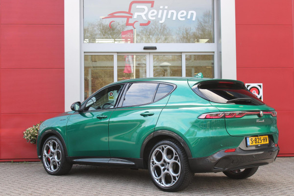 Alfa Romeo Tonale 1.5T Hybrid 160PK VELOCE | AFNEEMBARE TREKHAAK | PREMIUM PACK: LEDEREN BEKLEDING/GEVENTILEERDE VOORSTOELEN/4-VOUDIG ELEKTRISCH VERSTELBARE LENDESTEUN VOORSTOELEN/ELEKTRISCH BEDIENBARE VOORSTOELEN/GEHEUGEN OP DE BESTUUDERSSTOEL/HOOGGLANS ZWARTE RAAMOMLIJSTING/AMBIENT LIGHTING | TECHNOLOGY PACK: PARKEERWAARSCHUWING VOOR EN ACHTER/360° CAMERA/AUTOMATISCH INPARKEREN/ AUTONOMOUS DRIVING LEVEL 2: ADAPTIVE CRUISE CONTROL/LANE CENTERING ASSIST/TRAFFIC JAM ASSIST DODEHOEK DETECTIE AUTOMATISCH DIMMENDE BUITENSPIEGELS ELEKTRISCH BEDIENBARE ACHTERKLEP | WINTERPACK: STOELVERWARMING