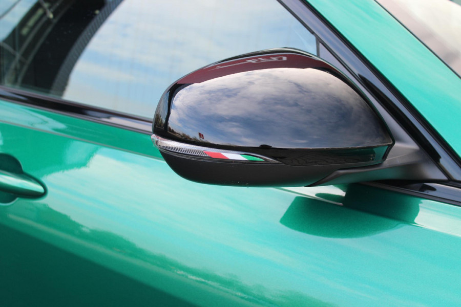 Alfa Romeo Tonale 1.5T Hybrid 160PK VELOCE | AFNEEMBARE TREKHAAK | PREMIUM PACK: LEDEREN BEKLEDING/GEVENTILEERDE VOORSTOELEN/4-VOUDIG ELEKTRISCH VERSTELBARE LENDESTEUN VOORSTOELEN/ELEKTRISCH BEDIENBARE VOORSTOELEN/GEHEUGEN OP DE BESTUUDERSSTOEL/HOOGGLANS ZWARTE RAAMOMLIJSTING/AMBIENT LIGHTING | TECHNOLOGY PACK: PARKEERWAARSCHUWING VOOR EN ACHTER/360° CAMERA/AUTOMATISCH INPARKEREN/ AUTONOMOUS DRIVING LEVEL 2: ADAPTIVE CRUISE CONTROL/LANE CENTERING ASSIST/TRAFFIC JAM ASSIST DODEHOEK DETECTIE AUTOMATISCH DIMMENDE BUITENSPIEGELS ELEKTRISCH BEDIENBARE ACHTERKLEP | WINTERPACK: STOELVERWARMING