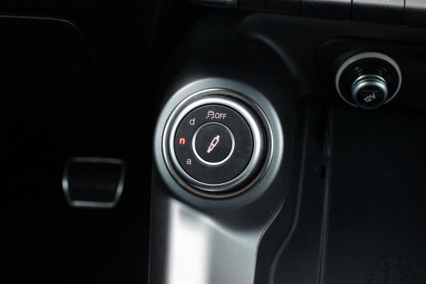 Alfa Romeo Tonale 1.5T Hybrid 160PK VELOCE | AFNEEMBARE TREKHAAK | PREMIUM PACK: LEDEREN BEKLEDING/GEVENTILEERDE VOORSTOELEN/4-VOUDIG ELEKTRISCH VERSTELBARE LENDESTEUN VOORSTOELEN/ELEKTRISCH BEDIENBARE VOORSTOELEN/GEHEUGEN OP DE BESTUUDERSSTOEL/HOOGGLANS ZWARTE RAAMOMLIJSTING/AMBIENT LIGHTING | TECHNOLOGY PACK: PARKEERWAARSCHUWING VOOR EN ACHTER/360° CAMERA/AUTOMATISCH INPARKEREN/ AUTONOMOUS DRIVING LEVEL 2: ADAPTIVE CRUISE CONTROL/LANE CENTERING ASSIST/TRAFFIC JAM ASSIST DODEHOEK DETECTIE AUTOMATISCH DIMMENDE BUITENSPIEGELS ELEKTRISCH BEDIENBARE ACHTERKLEP | WINTERPACK: STOELVERWARMING