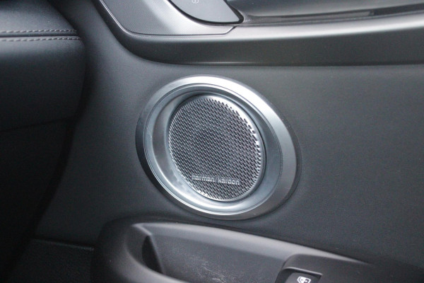 Alfa Romeo Tonale 1.5T Hybrid 160PK VELOCE | AFNEEMBARE TREKHAAK | PREMIUM PACK: LEDEREN BEKLEDING/GEVENTILEERDE VOORSTOELEN/4-VOUDIG ELEKTRISCH VERSTELBARE LENDESTEUN VOORSTOELEN/ELEKTRISCH BEDIENBARE VOORSTOELEN/GEHEUGEN OP DE BESTUUDERSSTOEL/HOOGGLANS ZWARTE RAAMOMLIJSTING/AMBIENT LIGHTING | TECHNOLOGY PACK: PARKEERWAARSCHUWING VOOR EN ACHTER/360° CAMERA/AUTOMATISCH INPARKEREN/ AUTONOMOUS DRIVING LEVEL 2: ADAPTIVE CRUISE CONTROL/LANE CENTERING ASSIST/TRAFFIC JAM ASSIST DODEHOEK DETECTIE AUTOMATISCH DIMMENDE BUITENSPIEGELS ELEKTRISCH BEDIENBARE ACHTERKLEP | WINTERPACK: STOELVERWARMING