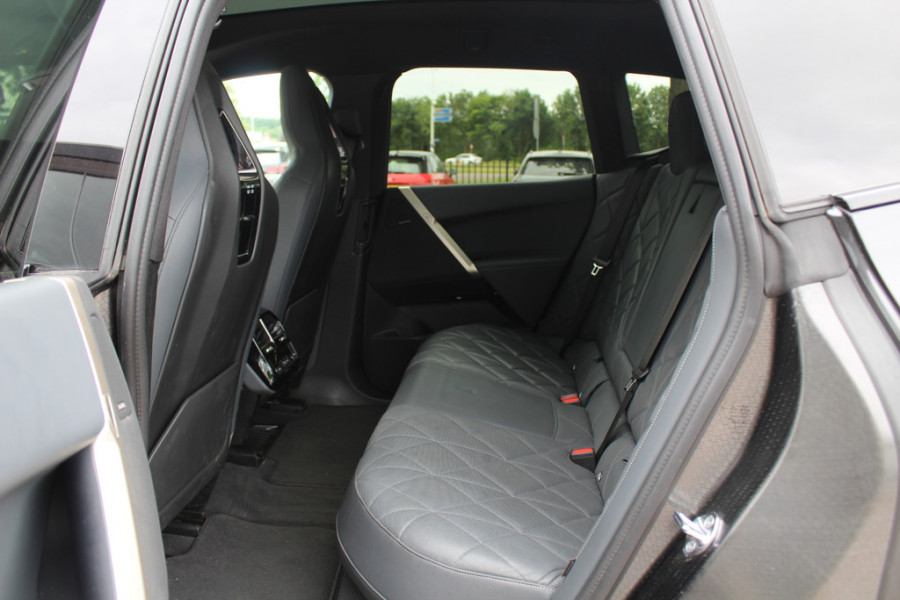 BMW iX xDrive40 Executive 77 kWh / SoH 97,3% / Trekhaak / Panoramadak / 360Camera / Harman Kardon / 22'' / CarPlay / DAB / Dodehoek / ACC