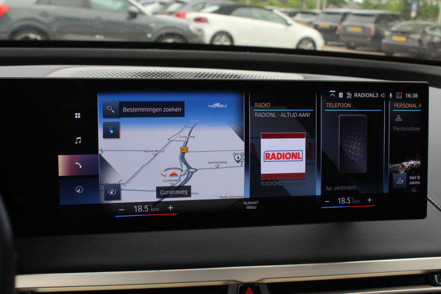 BMW iX xDrive40 Executive 77 kWh / SoH 97,3% / Trekhaak / Panoramadak / 360Camera / Harman Kardon / 22'' / CarPlay / DAB / Dodehoek / ACC