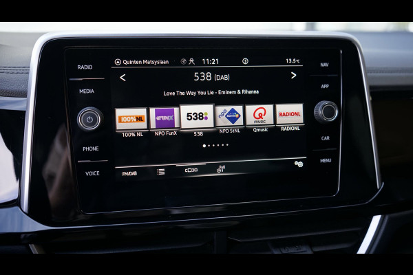 Volkswagen T-Roc R-Line 1.5 TSI BLACK STYLE-AUTOMAAT-ACC-CAMERA-IQ LIGHT-KEYLESS-PANORAMA-VIRTUEEL