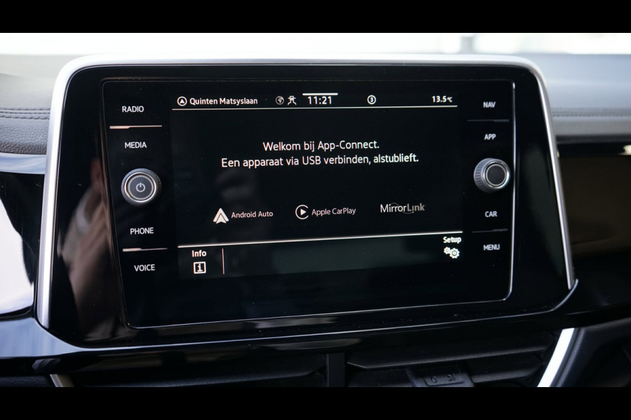 Volkswagen T-Roc R-Line 1.5 TSI BLACK STYLE-AUTOMAAT-ACC-CAMERA-IQ LIGHT-KEYLESS-PANORAMA-VIRTUEEL