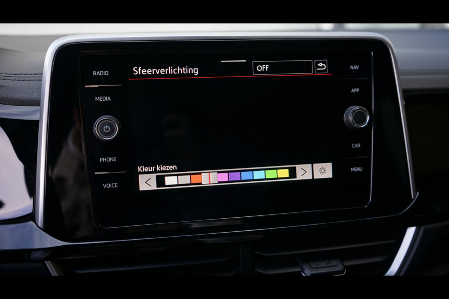 Volkswagen T-Roc R-Line 1.5 TSI BLACK STYLE-AUTOMAAT-ACC-CAMERA-IQ LIGHT-KEYLESS-PANORAMA-VIRTUEEL