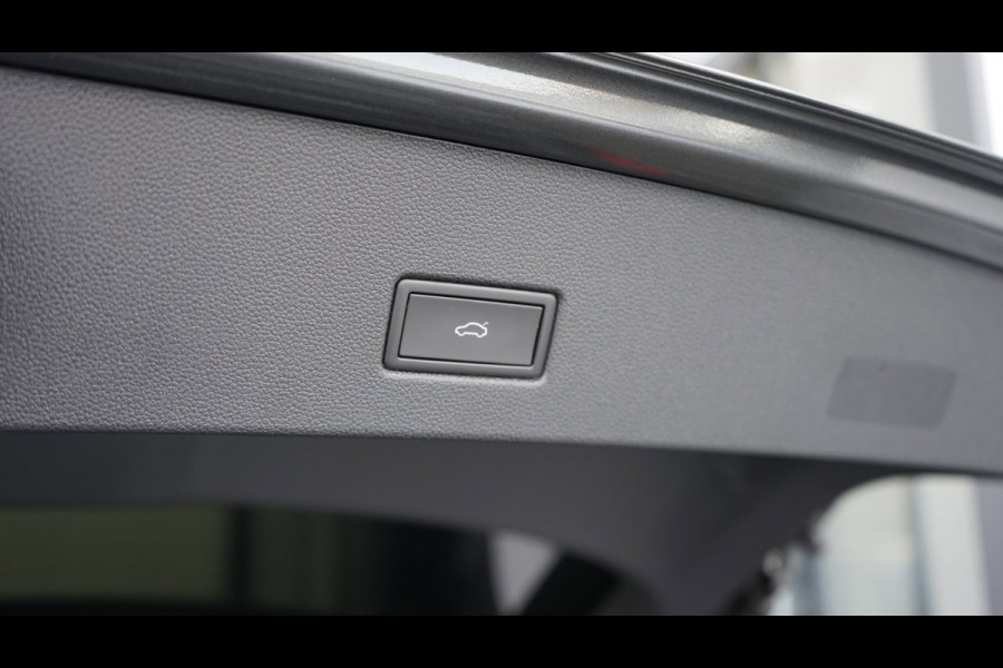 Volkswagen T-Roc R-Line 1.5 TSI BLACK STYLE-AUTOMAAT-ACC-CAMERA-IQ LIGHT-KEYLESS-PANORAMA-VIRTUEEL