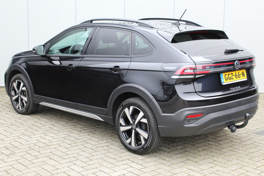 Volkswagen Taigo 1.0-96pk TSI Oranje Edition. Zeer nette en luxe hoogzitter, slechts 33.500km ! Airco, cruise cntrl adaptief, camera, pdc achter, trekhaak, LED verlichting, Apple Carplay/Android auto, bluetooth telefoonvoorb., digitaal dashboard etc.