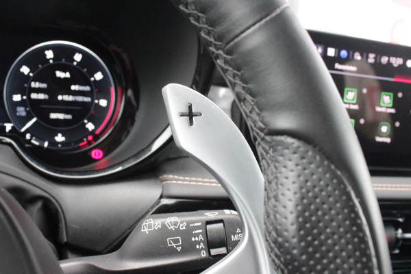 Alfa Romeo Tonale 1.5T Hybrid 160PK VELOCE | PREMIUM PACK: LEDEREN BEKLEDING/GEVENTILEERDE VOORSTOELEN/4-VOUDIG ELEKTRISCH VERSTELBARE LENDESTEUN VOORSTOELEN/HOOGGLANS ZWARTE RAAMOMLIJSTING/AMBIENT LIGHTING | TECHNOLOGY PACK: PARKEERWAARSCHUWING VOOR EN ACHTER/360° CAMERA/AUTOMATISCH INPARKEREN/ AUTONOMOUS DRIVING LEVEL 2: ADAPTIVE CRUISE CONTROL/LANE CENTERING ASSIST/TRAFFIC JAM ASSIST DODEHOEK DETECTIE AUTOMATISCH DIMMENDE BUITENSPIEGELS ELEKTRISCH BEDIENBARE ACHTERKLEP | WINTERPACK: STOELVERWARMING VOOR/STUURVERWARMING/VERWARMBARE RUITENSPROEIERS | 19" LICHTMETALEN VELGEN  | DRAADLOZ