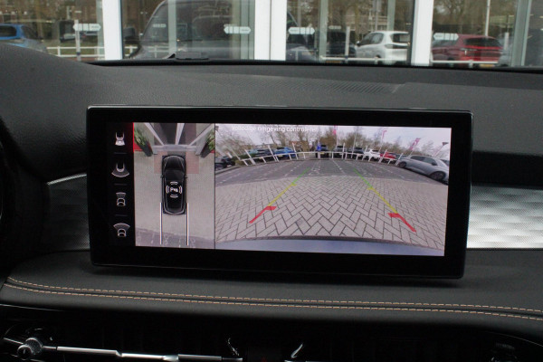 Alfa Romeo Tonale 1.5T Hybrid 160PK VELOCE | PREMIUM PACK: LEDEREN BEKLEDING/GEVENTILEERDE VOORSTOELEN/4-VOUDIG ELEKTRISCH VERSTELBARE LENDESTEUN VOORSTOELEN/HOOGGLANS ZWARTE RAAMOMLIJSTING/AMBIENT LIGHTING | TECHNOLOGY PACK: PARKEERWAARSCHUWING VOOR EN ACHTER/360° CAMERA/AUTOMATISCH INPARKEREN/ AUTONOMOUS DRIVING LEVEL 2: ADAPTIVE CRUISE CONTROL/LANE CENTERING ASSIST/TRAFFIC JAM ASSIST DODEHOEK DETECTIE AUTOMATISCH DIMMENDE BUITENSPIEGELS ELEKTRISCH BEDIENBARE ACHTERKLEP | WINTERPACK: STOELVERWARMING VOOR/STUURVERWARMING/VERWARMBARE RUITENSPROEIERS | 19" LICHTMETALEN VELGEN  | DRAADLOZ