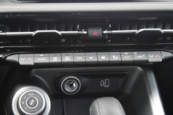 Alfa Romeo Tonale 1.5T Hybrid 160PK VELOCE | PREMIUM PACK: LEDEREN BEKLEDING/GEVENTILEERDE VOORSTOELEN/4-VOUDIG ELEKTRISCH VERSTELBARE LENDESTEUN VOORSTOELEN/HOOGGLANS ZWARTE RAAMOMLIJSTING/AMBIENT LIGHTING | TECHNOLOGY PACK: PARKEERWAARSCHUWING VOOR EN ACHTER/360° CAMERA/AUTOMATISCH INPARKEREN/ AUTONOMOUS DRIVING LEVEL 2: ADAPTIVE CRUISE CONTROL/LANE CENTERING ASSIST/TRAFFIC JAM ASSIST DODEHOEK DETECTIE AUTOMATISCH DIMMENDE BUITENSPIEGELS ELEKTRISCH BEDIENBARE ACHTERKLEP | WINTERPACK: STOELVERWARMING VOOR/STUURVERWARMING/VERWARMBARE RUITENSPROEIERS | 19" LICHTMETALEN VELGEN  | DRAADLOZ