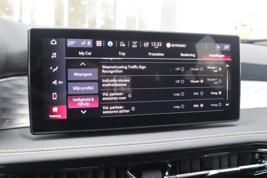 Alfa Romeo Tonale 1.5T Hybrid 160PK VELOCE | PREMIUM PACK: LEDEREN BEKLEDING/GEVENTILEERDE VOORSTOELEN/4-VOUDIG ELEKTRISCH VERSTELBARE LENDESTEUN VOORSTOELEN/HOOGGLANS ZWARTE RAAMOMLIJSTING/AMBIENT LIGHTING | TECHNOLOGY PACK: PARKEERWAARSCHUWING VOOR EN ACHTER/360° CAMERA/AUTOMATISCH INPARKEREN/ AUTONOMOUS DRIVING LEVEL 2: ADAPTIVE CRUISE CONTROL/LANE CENTERING ASSIST/TRAFFIC JAM ASSIST DODEHOEK DETECTIE AUTOMATISCH DIMMENDE BUITENSPIEGELS ELEKTRISCH BEDIENBARE ACHTERKLEP | WINTERPACK: STOELVERWARMING VOOR/STUURVERWARMING/VERWARMBARE RUITENSPROEIERS | 19" LICHTMETALEN VELGEN  | DRAADLOZ