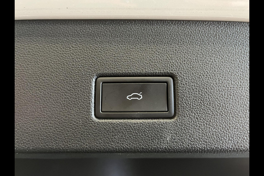 Volkswagen T-Roc 1.5 TSI 150pk DSG R-Line | Camera | Navigatie /Apple Carplay/Android Auto | Climate Control | Electrische kofferbak | Led | Dab | Adaptive Cruise Control