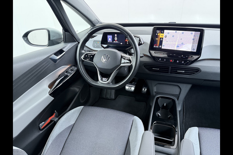 Volkswagen ID.3 First Plus 62kWh Trekhaak Camera Soh90% Navi-Pro Ecc Adap.Cruise Stuur+Stoelverwarming Apple Carplay Android Auto Pdc Bluetooth Keyless Advanced Matrix Led Rijstrooksensor IQ Drive 1e Eigenaar Origineel Nederlandse Auto