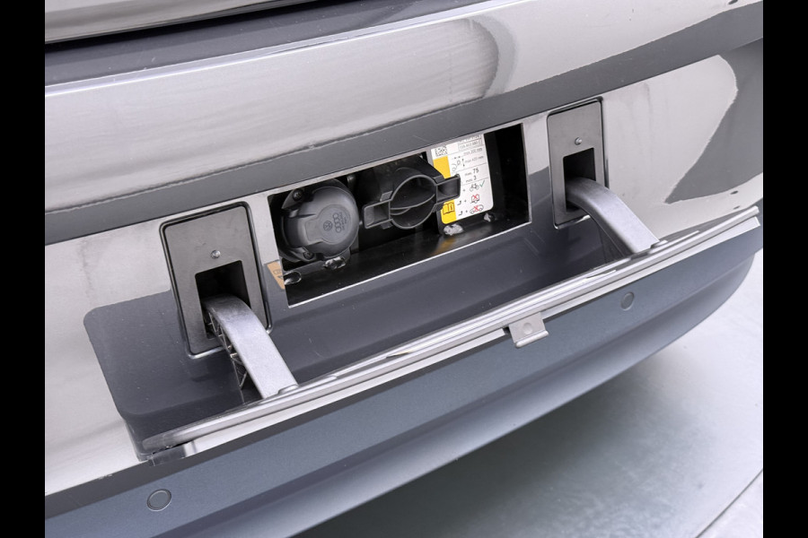 Volkswagen ID.3 First Plus 62kWh Trekhaak Camera Soh90% Navi-Pro Ecc Adap.Cruise Stuur+Stoelverwarming Apple Carplay Android Auto Pdc Bluetooth Keyless Advanced Matrix Led Rijstrooksensor IQ Drive 1e Eigenaar Origineel Nederlandse Auto