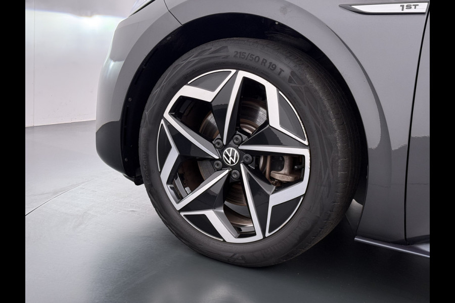 Volkswagen ID.3 First Plus 62kWh Trekhaak Camera Soh90% Navi-Pro Ecc Adap.Cruise Stuur+Stoelverwarming Apple Carplay Android Auto Pdc Bluetooth Keyless Advanced Matrix Led Rijstrooksensor IQ Drive 1e Eigenaar Origineel Nederlandse Auto