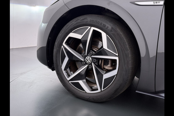 Volkswagen ID.3 First Plus 62kWh Trekhaak Camera Soh90% Navi-Pro Ecc Adap.Cruise Stuur+Stoelverwarming Apple Carplay Android Auto Pdc Bluetooth Keyless Advanced Matrix Led Rijstrooksensor IQ Drive 1e Eigenaar Origineel Nederlandse Auto