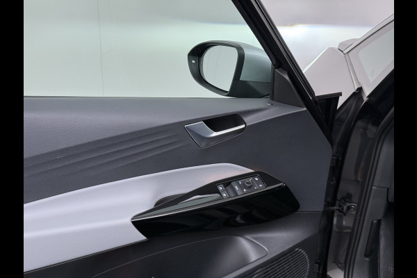 Volkswagen ID.3 First Plus 62kWh Trekhaak Camera Soh90% Navi-Pro Ecc Adap.Cruise Stuur+Stoelverwarming Apple Carplay Android Auto Pdc Bluetooth Keyless Advanced Matrix Led Rijstrooksensor IQ Drive 1e Eigenaar Origineel Nederlandse Auto