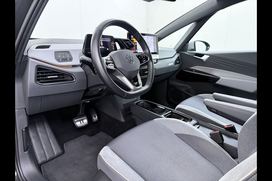 Volkswagen ID.3 First Plus 62kWh Trekhaak Camera Soh90% Navi-Pro Ecc Adap.Cruise Stuur+Stoelverwarming Apple Carplay Android Auto Pdc Bluetooth Keyless Advanced Matrix Led Rijstrooksensor IQ Drive 1e Eigenaar Origineel Nederlandse Auto