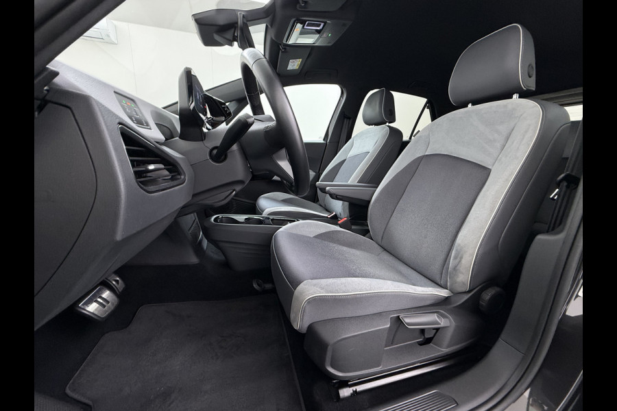 Volkswagen ID.3 First Plus 62kWh Trekhaak Camera Soh90% Navi-Pro Ecc Adap.Cruise Stuur+Stoelverwarming Apple Carplay Android Auto Pdc Bluetooth Keyless Advanced Matrix Led Rijstrooksensor IQ Drive 1e Eigenaar Origineel Nederlandse Auto