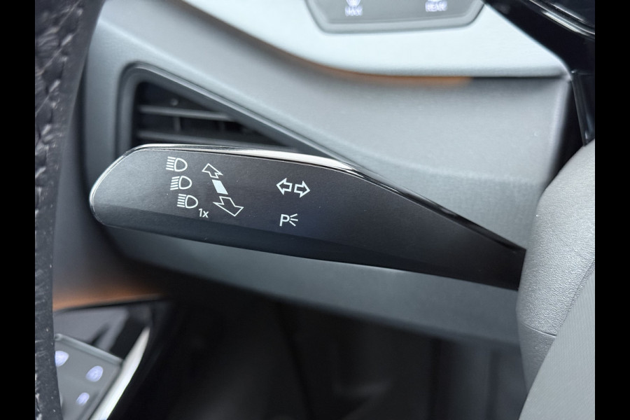 Volkswagen ID.3 First Plus 62kWh Trekhaak Camera Soh90% Navi-Pro Ecc Adap.Cruise Stuur+Stoelverwarming Apple Carplay Android Auto Pdc Bluetooth Keyless Advanced Matrix Led Rijstrooksensor IQ Drive 1e Eigenaar Origineel Nederlandse Auto