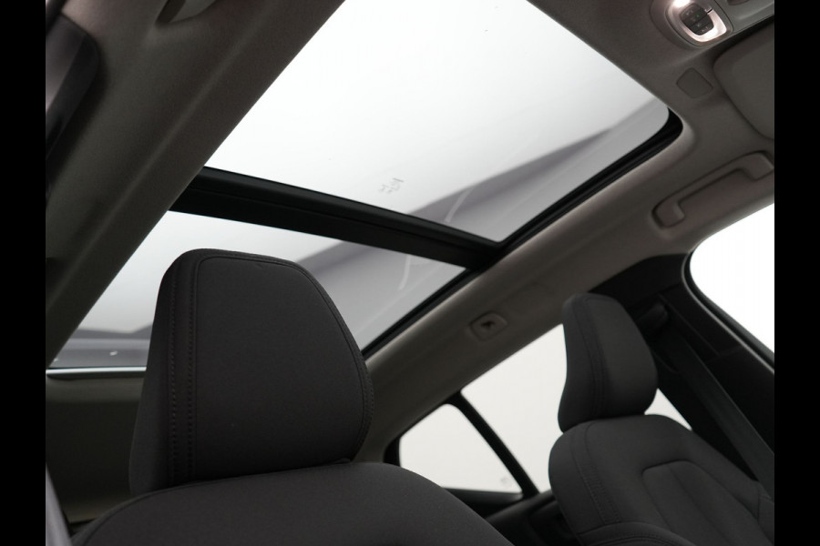 Volvo XC40 T4 Recharge Inscription PHEV 211pk Dealer O.H | Panodak | Camera | Keyless | 18"L.M | Apple Carplay | Stoel & Stuur verwarming | El. Achterklep | Plug In Hybrid |