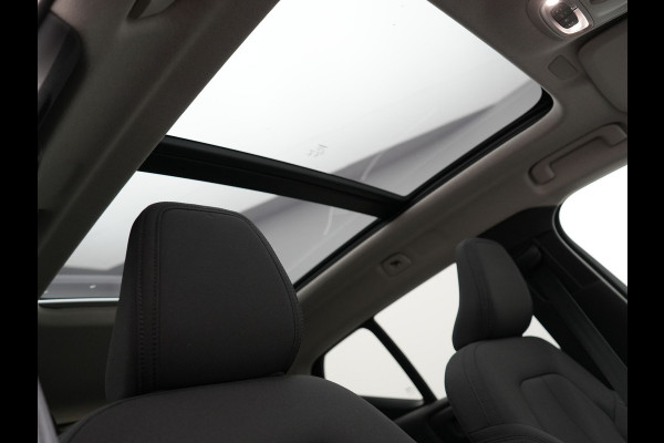 Volvo XC40 T4 Recharge Inscription PHEV 211pk Dealer O.H | Panodak | Camera | Keyless | 18"L.M | Apple Carplay | Stoel & Stuur verwarming | El. Achterklep | Plug In Hybrid |