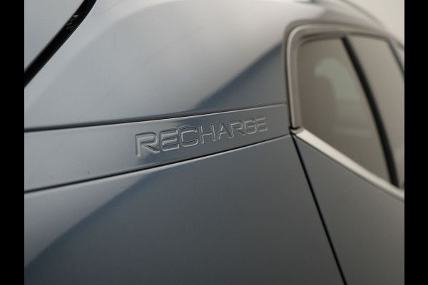 Volvo XC40 T4 Recharge Inscription PHEV 211pk Dealer O.H | Panodak | Camera | Keyless | 18"L.M | Apple Carplay | Stoel & Stuur verwarming | El. Achterklep | Plug In Hybrid |