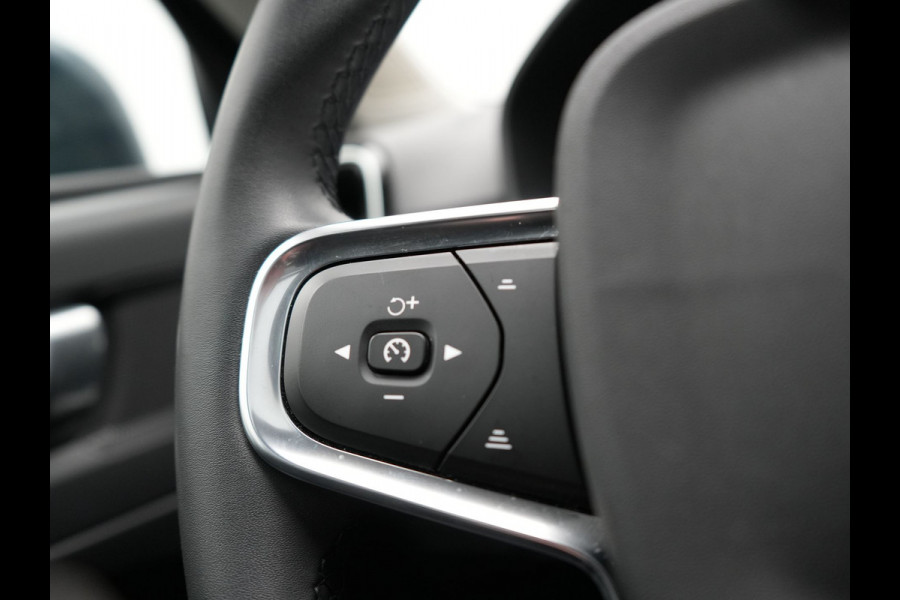 Volvo XC40 T4 Recharge Inscription PHEV 211pk Dealer O.H | Panodak | Camera | Keyless | 18"L.M | Apple Carplay | Stoel & Stuur verwarming | El. Achterklep | Plug In Hybrid |