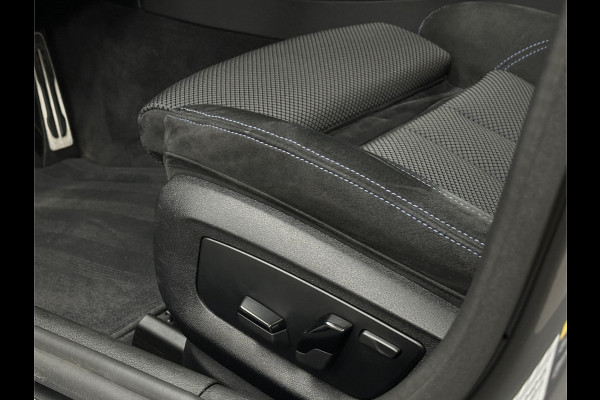 BMW 5 Serie 545e xDrive M-Sport | ACC | Head-Up | 19'' | Stuurverwarming | Sfeerverlichting | Carplay | Sportremmen | Getint Glas | Draadloos Laden | Sportstoelen | Live Cockpit Pro | LED |