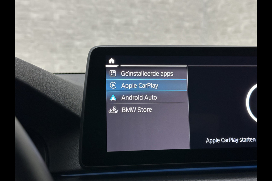 BMW 5 Serie 545e xDrive M-Sport | ACC | Head-Up | 19'' | Stuurverwarming | Sfeerverlichting | Carplay | Sportremmen | Getint Glas | Draadloos Laden | Sportstoelen | Live Cockpit Pro | LED |