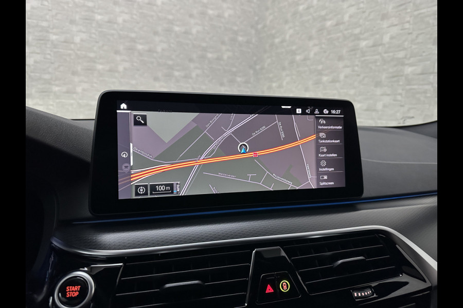 BMW 5 Serie 545e xDrive M-Sport | ACC | Head-Up | 19'' | Stuurverwarming | Sfeerverlichting | Carplay | Sportremmen | Getint Glas | Draadloos Laden | Sportstoelen | Live Cockpit Pro | LED |