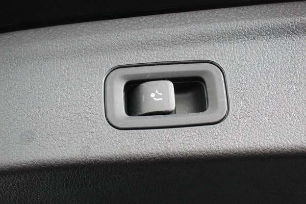 Mercedes-Benz GLE 350 e 4MATIC Plug in Hybride AMG Night | Panorama dak | Navigatie | Climate Control | Led | Dab | Camera | Wegklapbare Trekhaak |