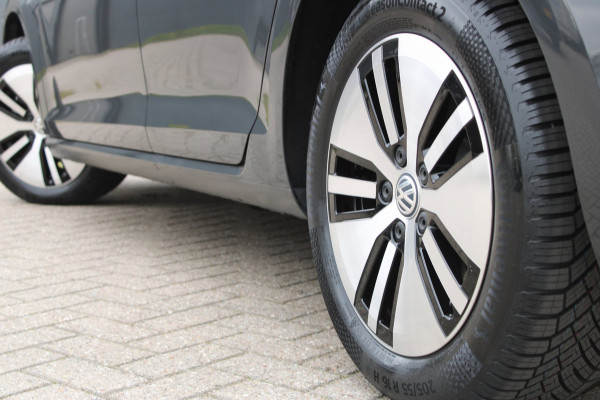Volkswagen e-Golf E-DITION PDC AdaptiveCruise AllSeason