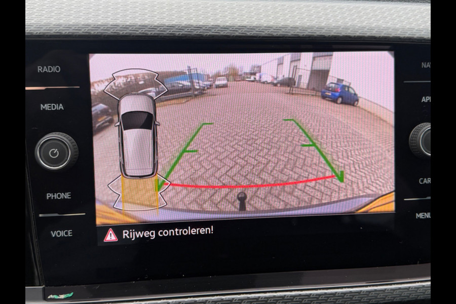 Volkswagen T-Cross 1.0 TSI AUTOMAAT 110 pk 2 X R-Line, trekhaak, dealer onderhouden, 1 e eigenaar, NL auto met nap