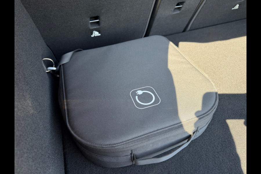 Mercedes-Benz A-Klasse 250 e Star Edition, 1e eigenaar, NAP, Pano, Leder, KeyLess