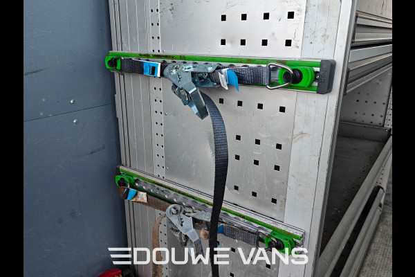 Mercedes-Benz Sprinter L2 H2 Automaat 317 3500 Trekhaak MBUX NAP BOTT Inrichting Standkachel Omvormer (Nieuwe motor 70km)