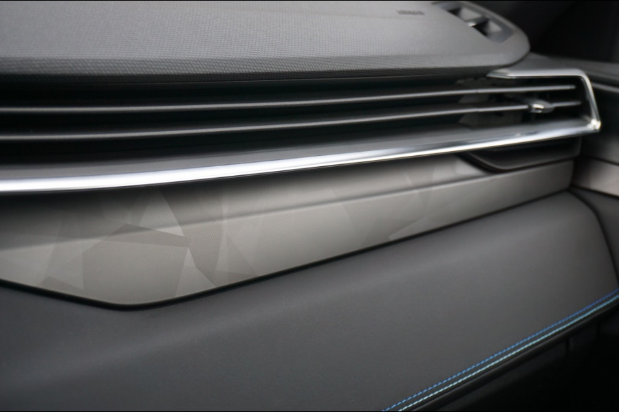 Lynk & Co 01 262PK PHEV | SCHUIFDAK | CARPLAY | 360CAMERA | ADAPTIVE!