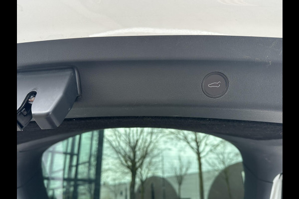 Tesla Model Y Long Range AWD 75 kWh BTW| SOH 89% | VAN €33.900,- NU VOOR SLECHTS €31.877,- Uw LENTEVOORDEEL €2.023,- |ORGINELE AFN. TREKHAAK TESLA| 20 INCH!|