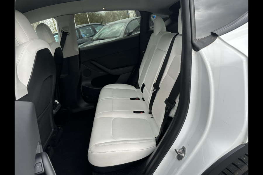 Tesla Model Y Long Range AWD 75 kWh BTW| SOH 89% | VAN €33.900,- NU VOOR SLECHTS €31.877,- Uw LENTEVOORDEEL €2.023,- |ORGINELE AFN. TREKHAAK TESLA| 20 INCH!|