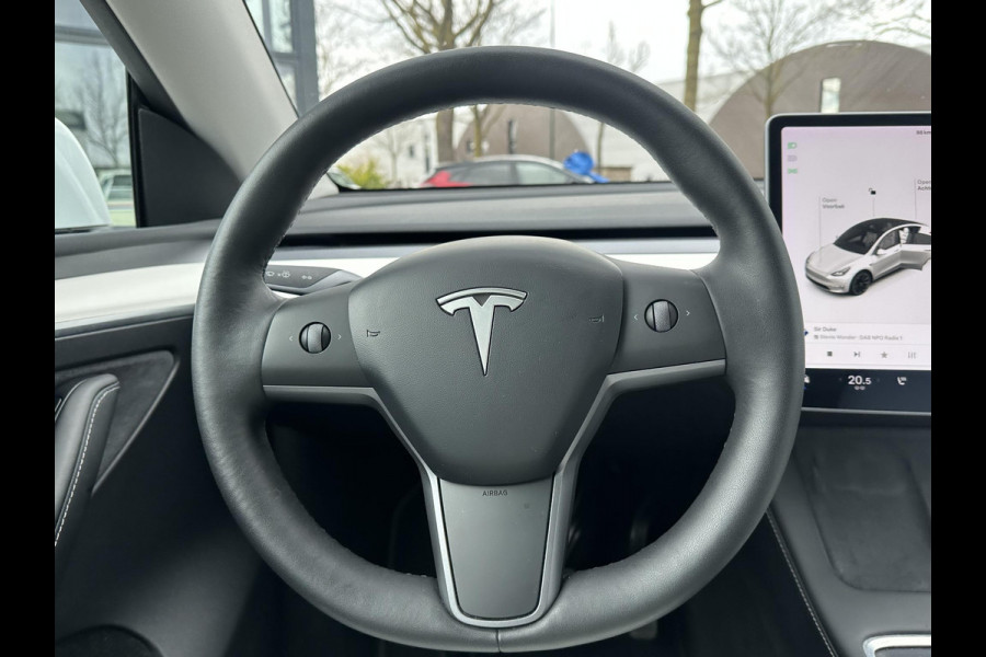 Tesla Model Y Long Range AWD 75 kWh BTW| SOH 89% | VAN €33.900,- NU VOOR SLECHTS €31.877,- Uw LENTEVOORDEEL €2.023,- |ORGINELE AFN. TREKHAAK TESLA| 20 INCH!|