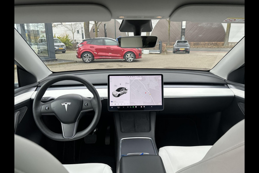 Tesla Model Y Long Range AWD 75 kWh BTW| SOH 89% | VAN €33.900,- NU VOOR SLECHTS €31.877,- Uw LENTEVOORDEEL €2.023,- |ORGINELE AFN. TREKHAAK TESLA| 20 INCH!|