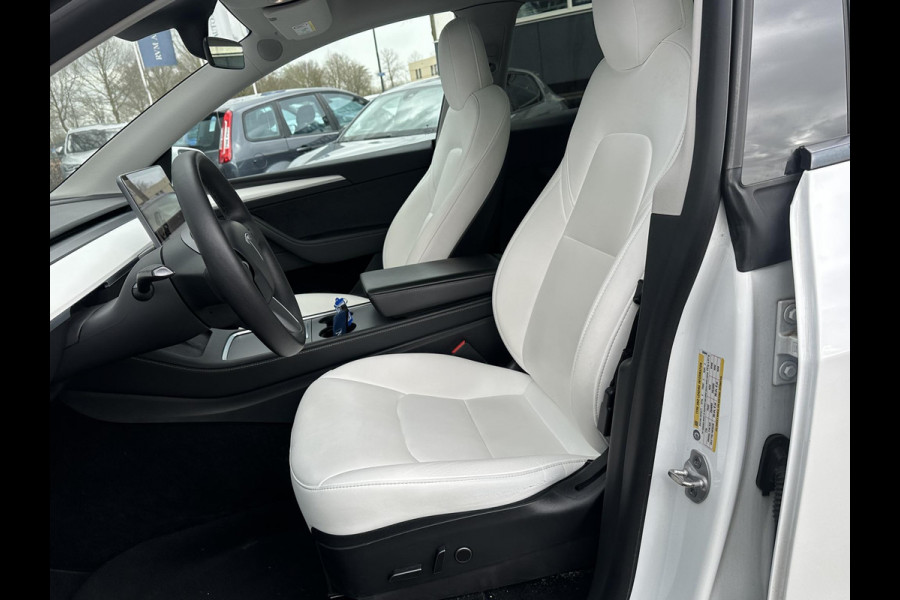 Tesla Model Y Long Range AWD 75 kWh BTW| SOH 89% | VAN €33.900,- NU VOOR SLECHTS €31.877,- Uw LENTEVOORDEEL €2.023,- |ORGINELE AFN. TREKHAAK TESLA| 20 INCH!|
