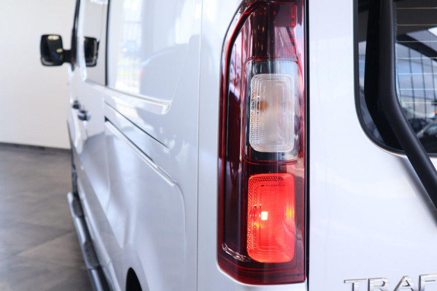 Renault Trafic 2.0 dCi 170 T29 L2H1 DC Luxe Cruise/Climate Sidebars x2 schuifdeur Automaat