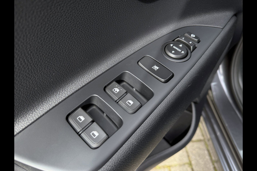 Kia Rio 1.4 DynamicLine Aut. - Navigatie - Achteruitrijcamera - Cruise Control - Climate Control - PDC - Bluetooth - Nette auto!