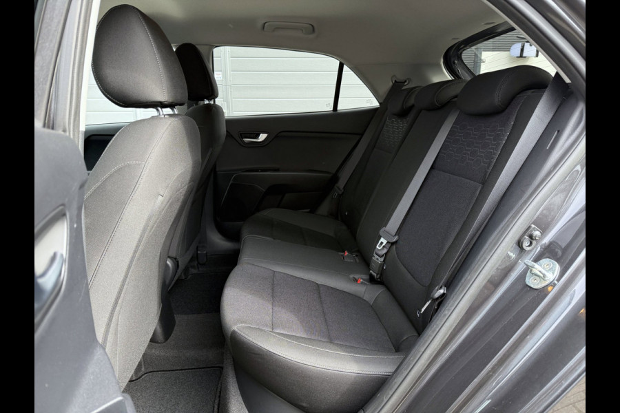Kia Rio 1.4 DynamicLine Aut. - Navigatie - Achteruitrijcamera - Cruise Control - Climate Control - PDC - Bluetooth - Nette auto!