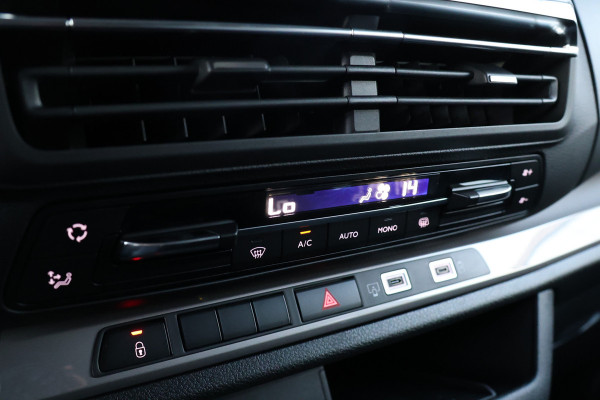 Peugeot Expert 2.0 BlueHDi L3 DC | Navigatie | CarPlay | Camera | L+R Schuifdeur | LED Koplampen | Afneembare trekhaak | Dodehoek detector | Cruise control | DAB | BPM Vrij | Fabrieksgarantie