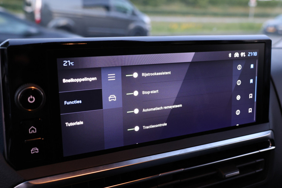 Peugeot Expert 2.0 BlueHDi L3 DC | Navigatie | CarPlay | Camera | L+R Schuifdeur | LED Koplampen | Afneembare trekhaak | Dodehoek detector | Cruise control | DAB | BPM Vrij | Fabrieksgarantie
