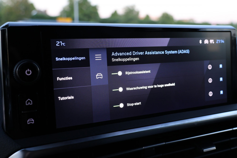 Peugeot Expert 2.0 BlueHDi L3 DC | Navigatie | CarPlay | Camera | L+R Schuifdeur | LED Koplampen | Afneembare trekhaak | Dodehoek detector | Cruise control | DAB | BPM Vrij | Fabrieksgarantie